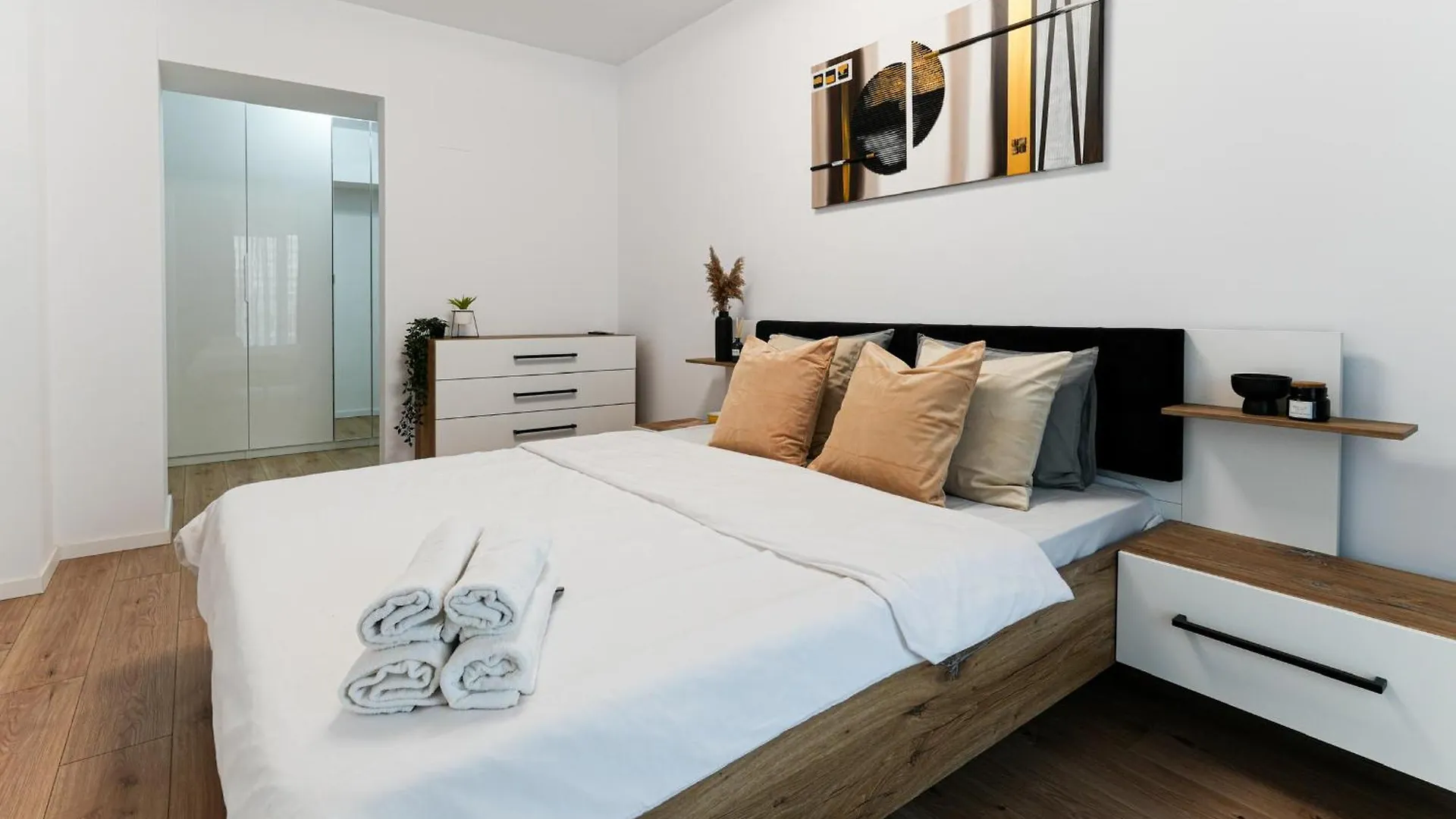 Sandra - Park-View Apt With Balcony & Parking Bucureşti Apartament