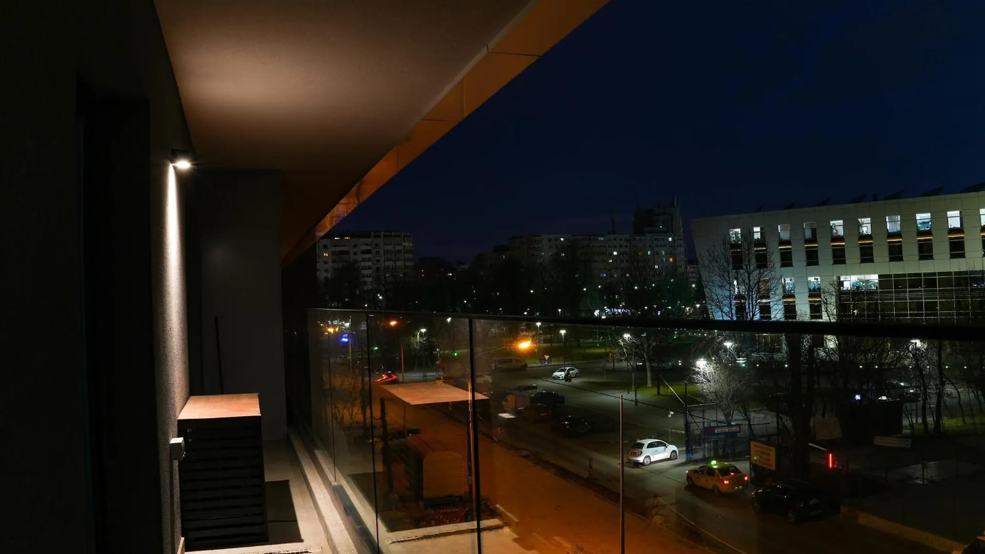 Sandra - Park-View Apt With Balcony & Parking Bucureşti Apartament