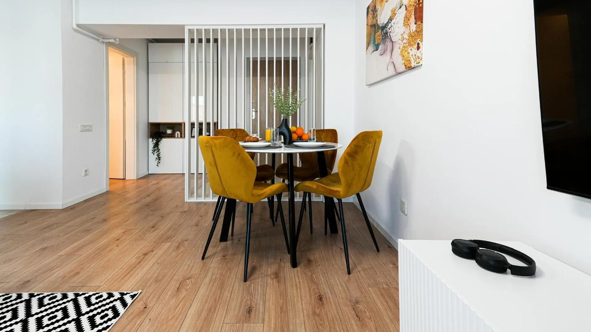 Sandra - Park-View Apt With Balcony & Parking Bucureşti