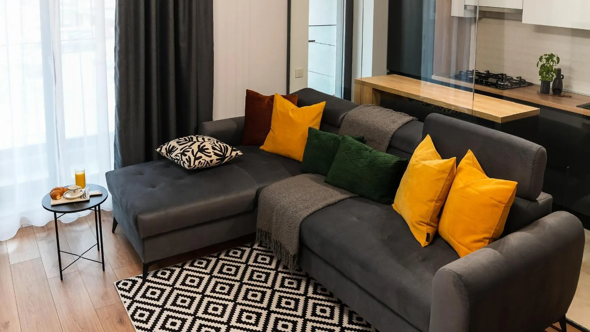 Sandra - Park-View Apt With Balcony & Parking Bucureşti România