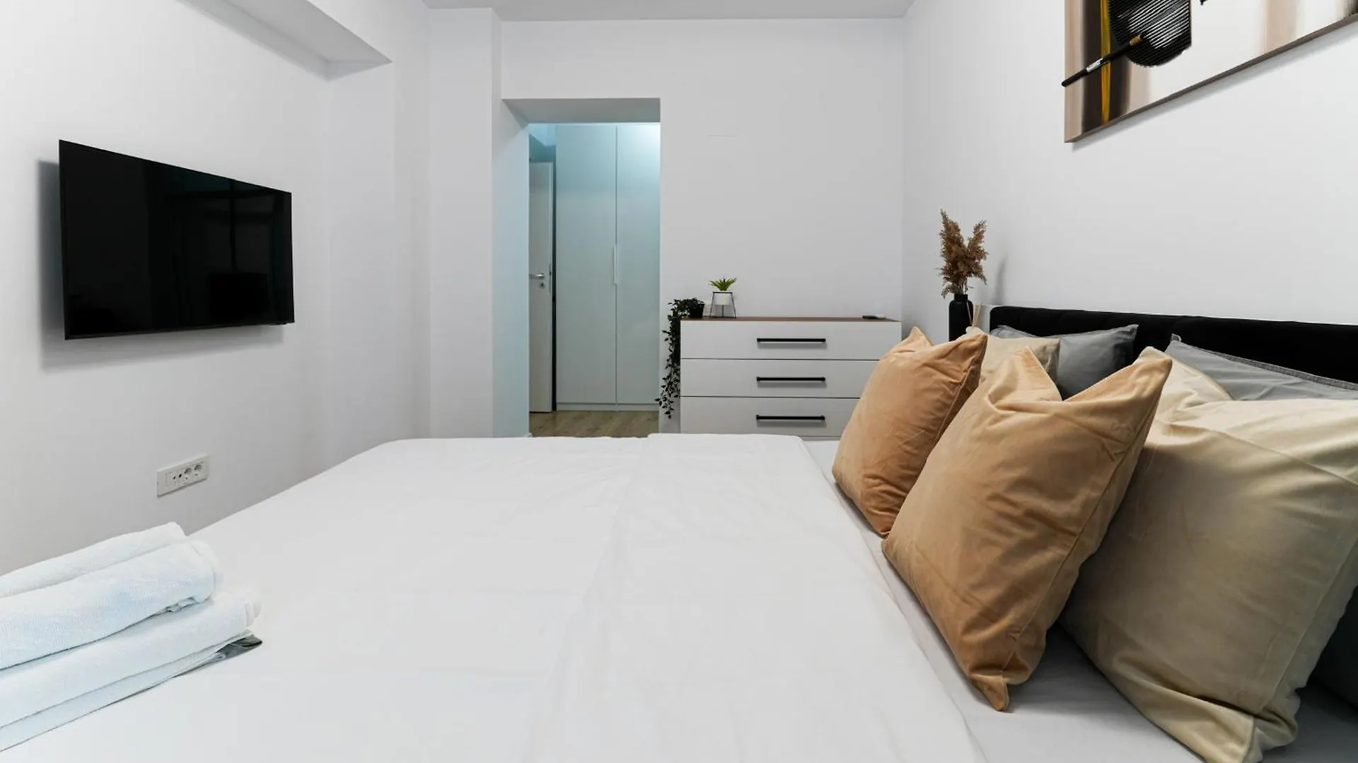 Sandra - Park-View Apt With Balcony & Parking Bucureşti România