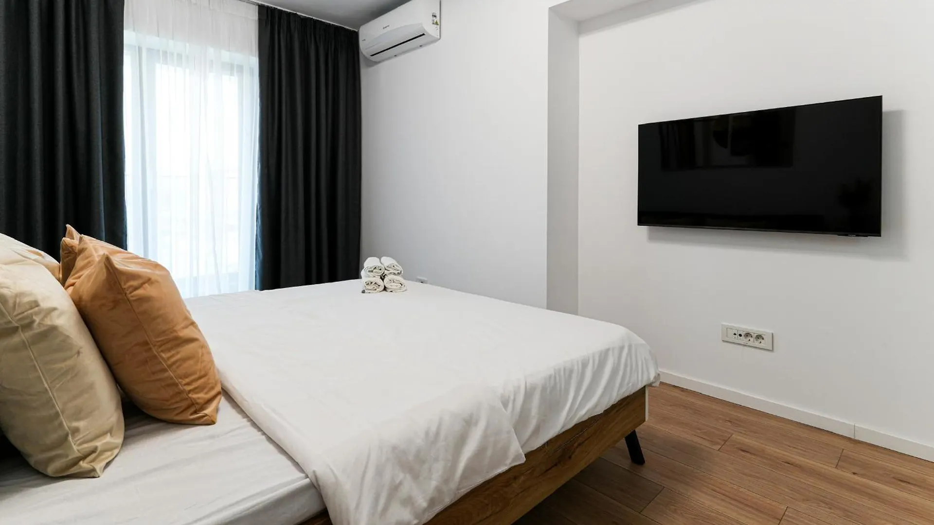 Sandra - Park-View Apt With Balcony & Parking Bucureşti